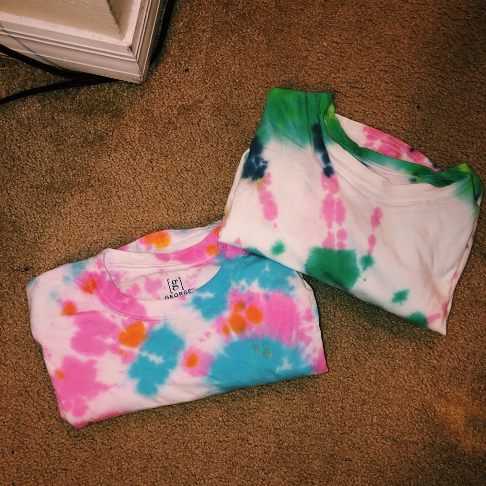 2 summer tie dye shirts